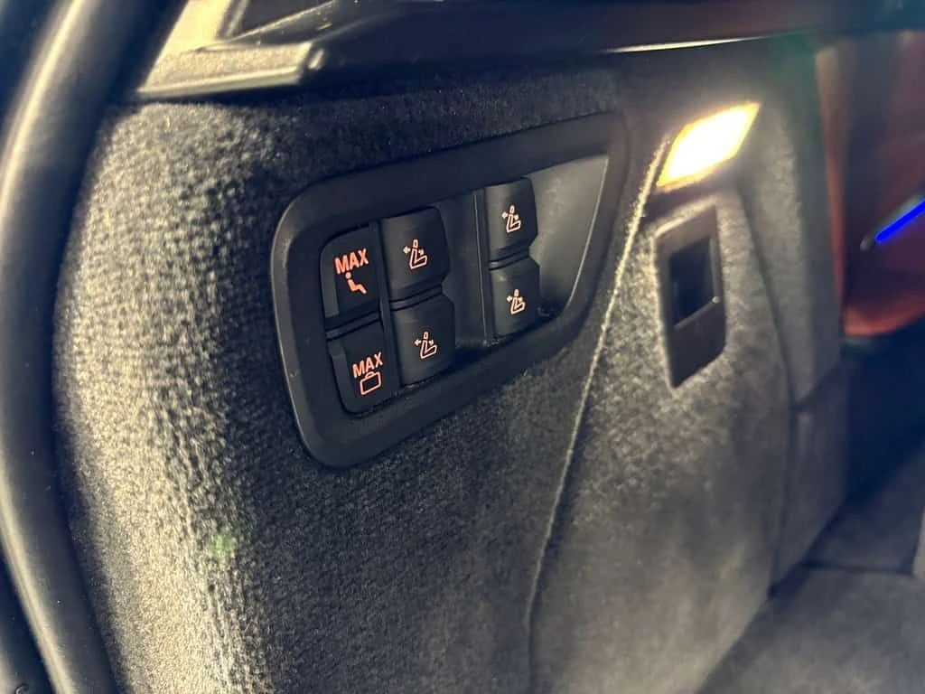 BMW X7 * xDrive40i| INDIVIDUAL| NAV| HEADSUP| 3DCAM| 7PAS | Mobile.bg � ����������� 15