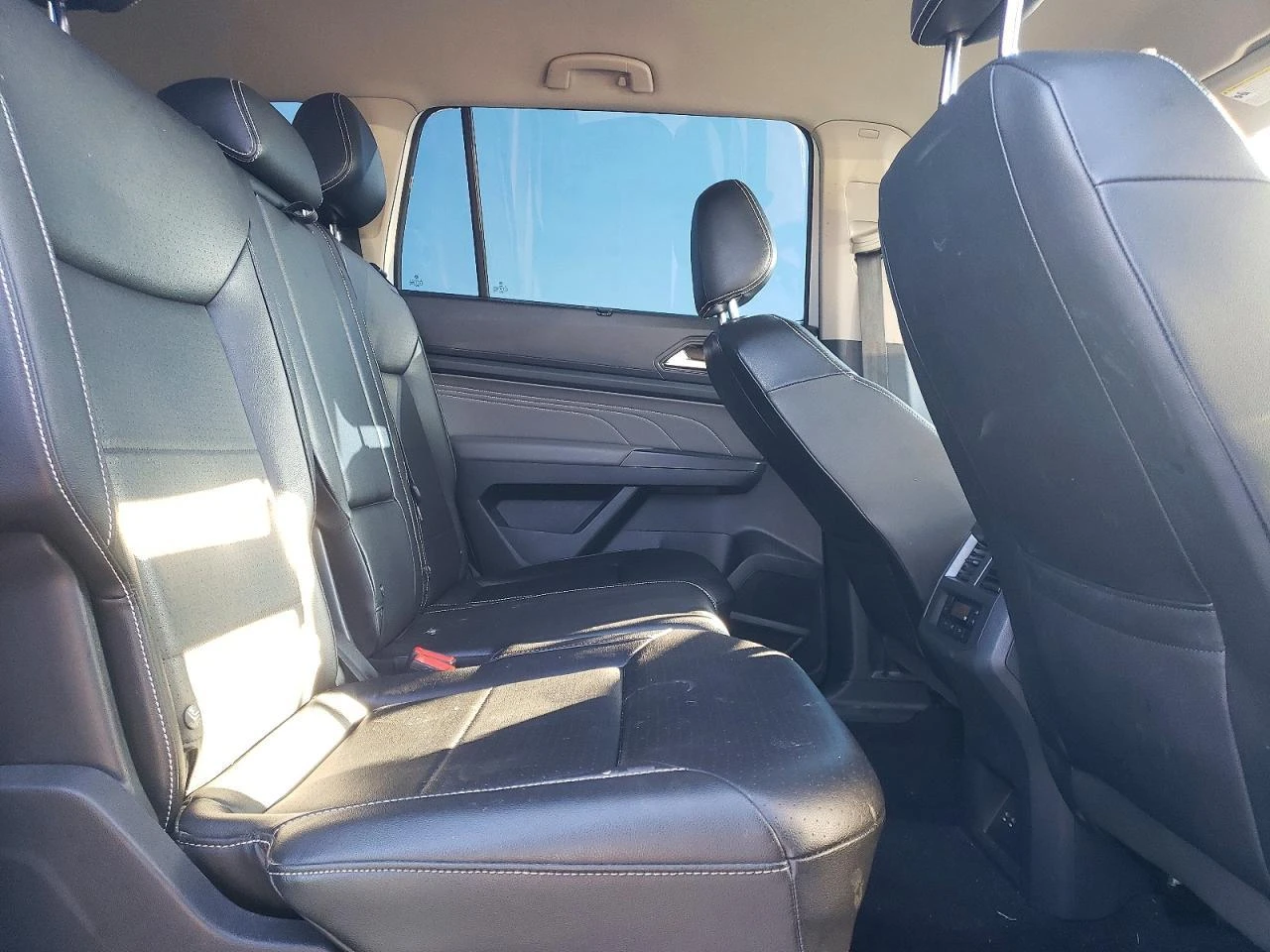 VW Atlas * 3.6* 7МЕСТЕН* КОЖА* ПОДГРЕВ* НАВИ* ПАРКТРОНИК* , снимка 11 - Автомобили и джипове - 53768263