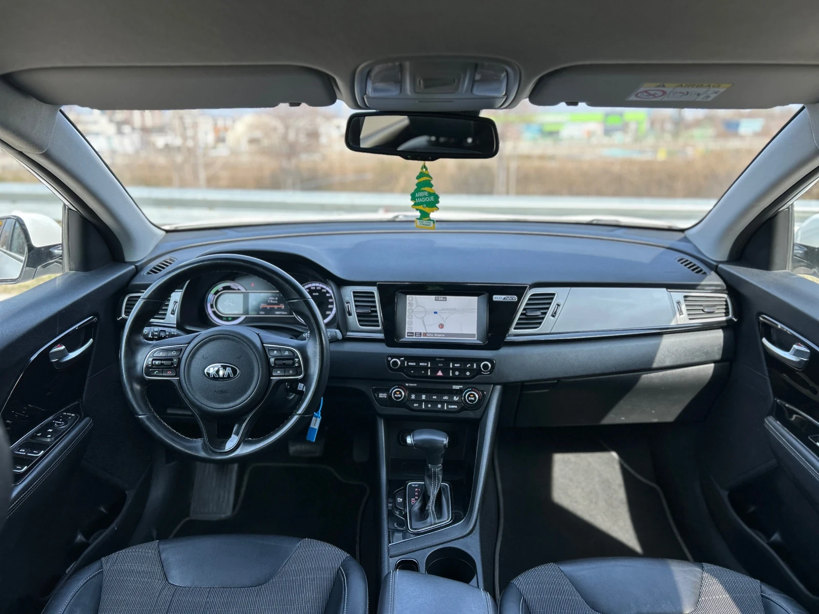 Kia Niro, снимка 11 - Автомобили и джипове - 53889402