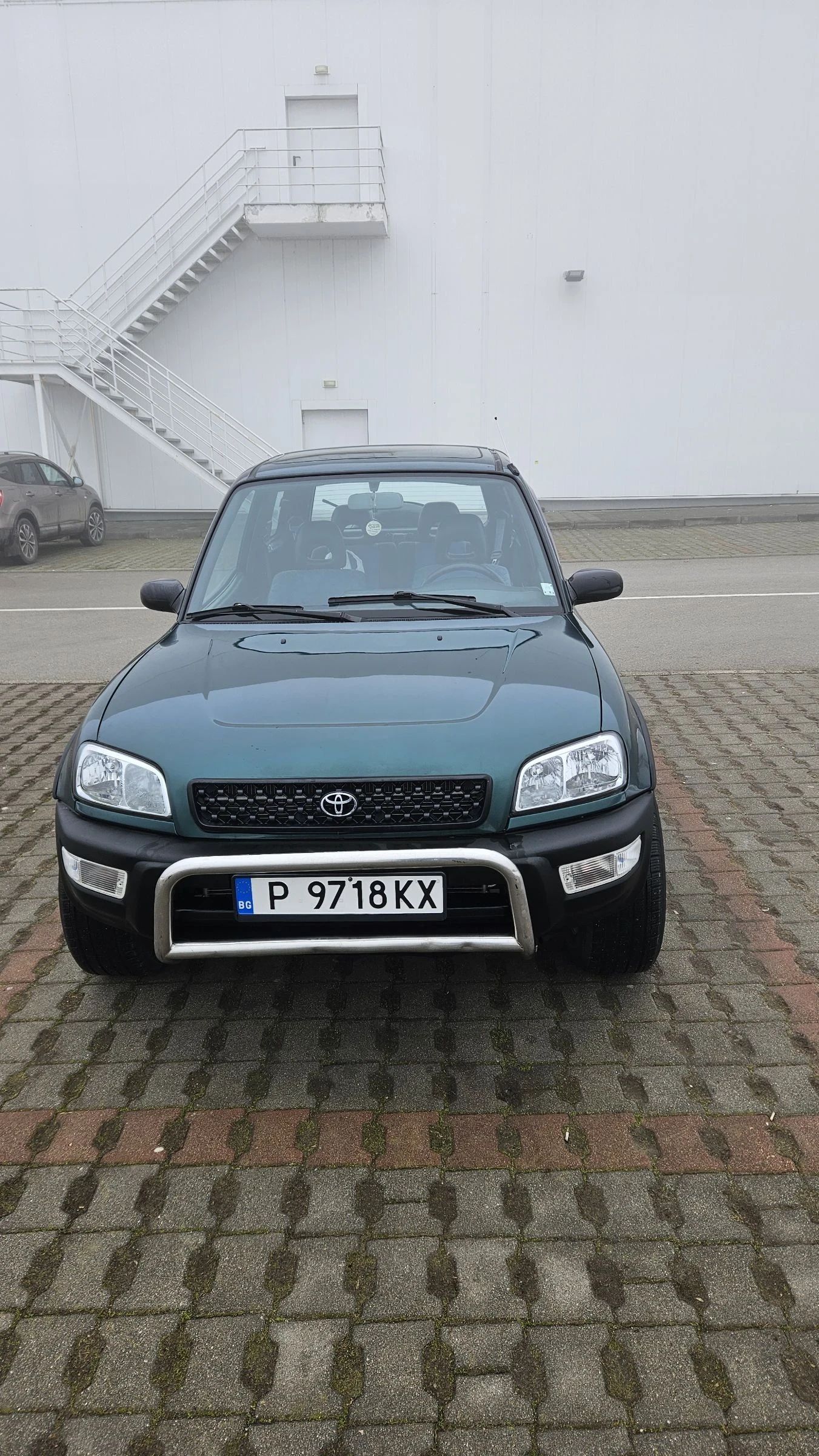 Toyota Rav4, снимка 4 - Автомобили и джипове - 54013159