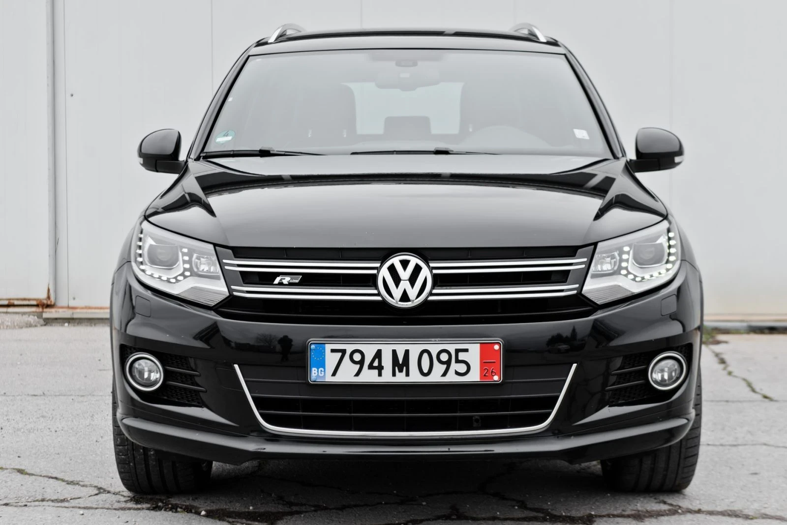 VW Tiguan R-Line 177 hp 4x4, снимка 4 - Автомобили и джипове - 55943839