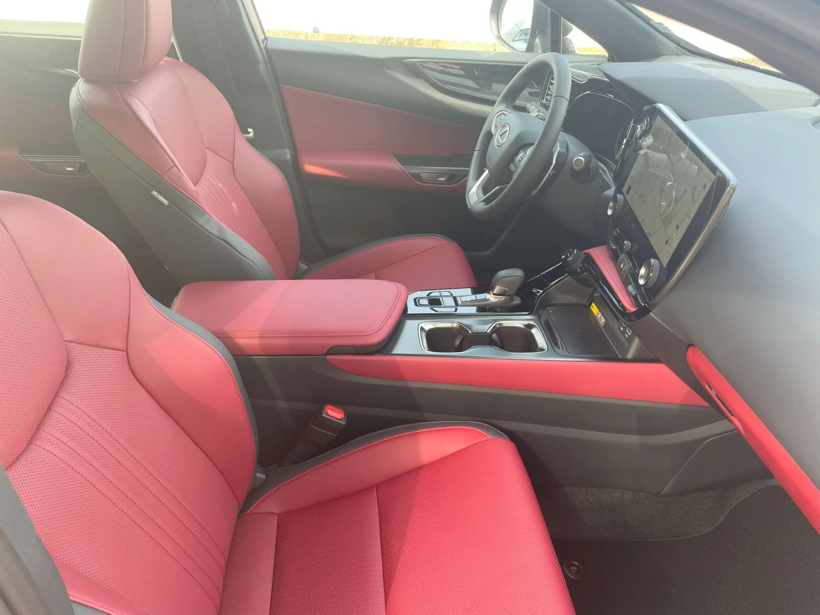Lexus NX 450h+ AWD �� 370 ����/��� ��� 0 �� 10� �������� | Mobile.bg � ����������� 11