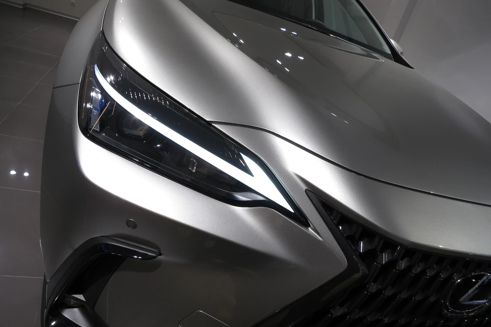 Lexus NX 450h+ AWD �� 370 ����/��� ��� 0 �� 10� �������� | Mobile.bg � ����������� 2
