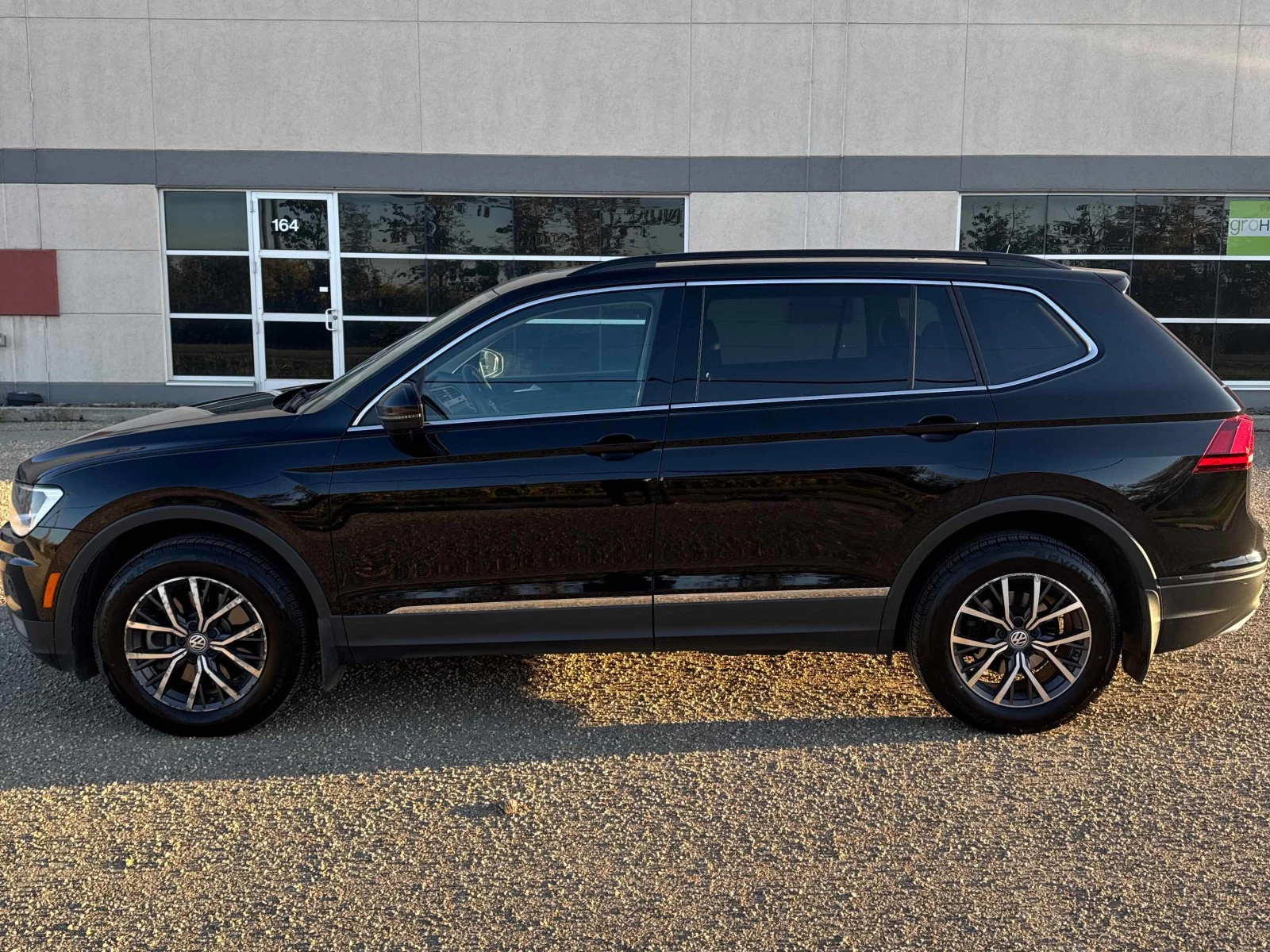 VW Tiguan * 4MOTION * CARFAX * БЕЗ ПЪРВОНАЧАЛНА ВНОСКА, снимка 15 - Автомобили и джипове - 56126018