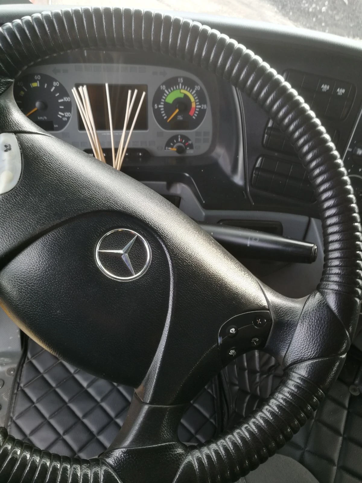 Mercedes-Benz Actros 4144к - изображение 3