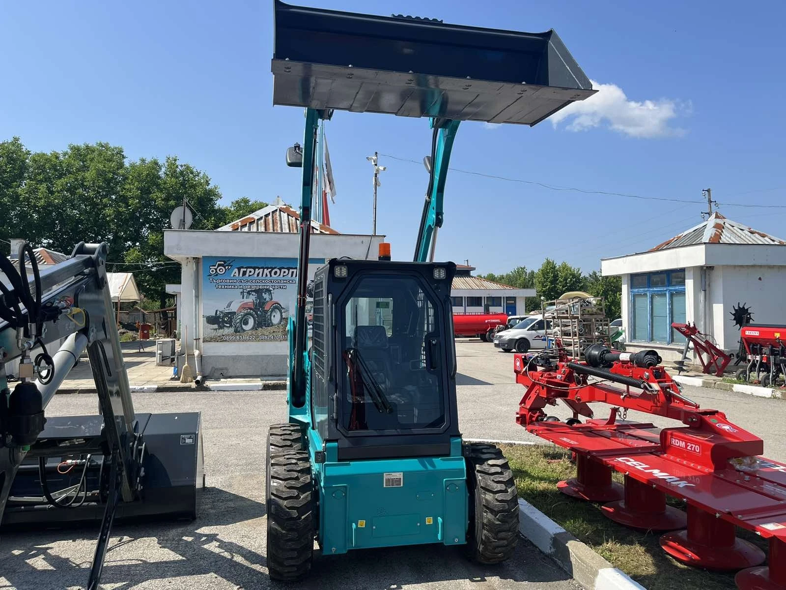 Телескопичен товарач Друга марка Мини челен товарач SUNWARD SWL2830, снимка 1