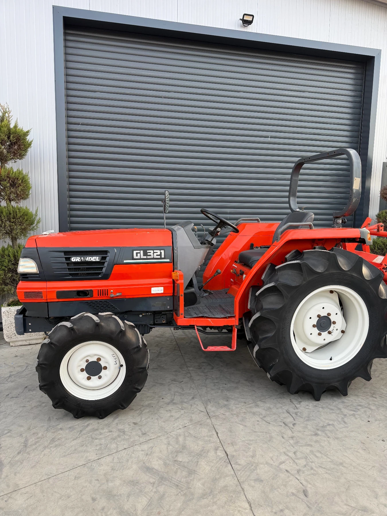 Трактор Kubota GL321 32кс. КАТО НОВ, снимка 4 - Селскостопанска техника - 53885389