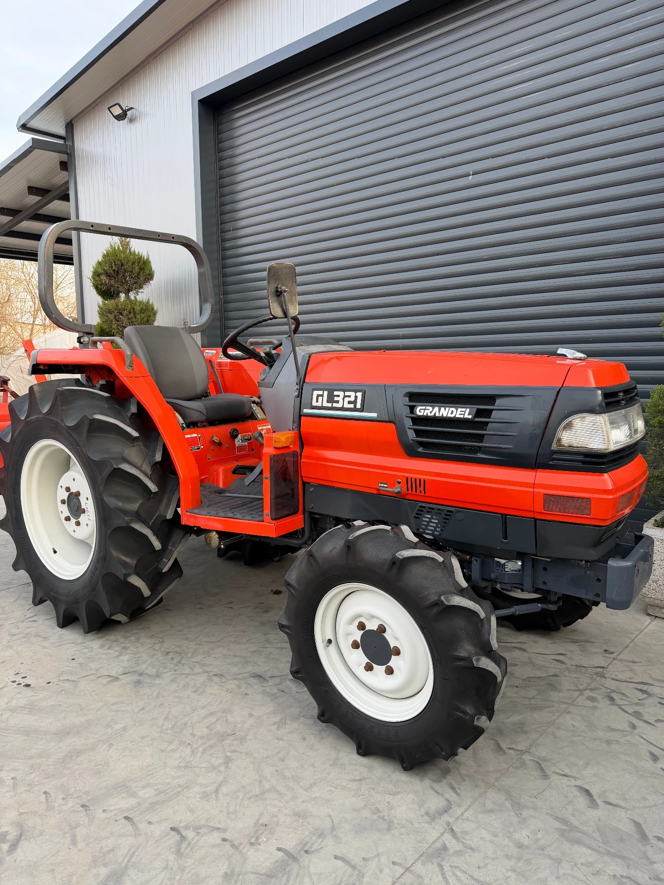 Трактор Kubota GL321 32кс. КАТО НОВ, снимка 3 - Селскостопанска техника - 53885389