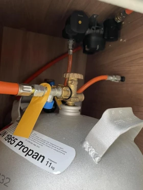 Кемпер Knaus Weinsberg CaraHome 700 DG , снимка 8