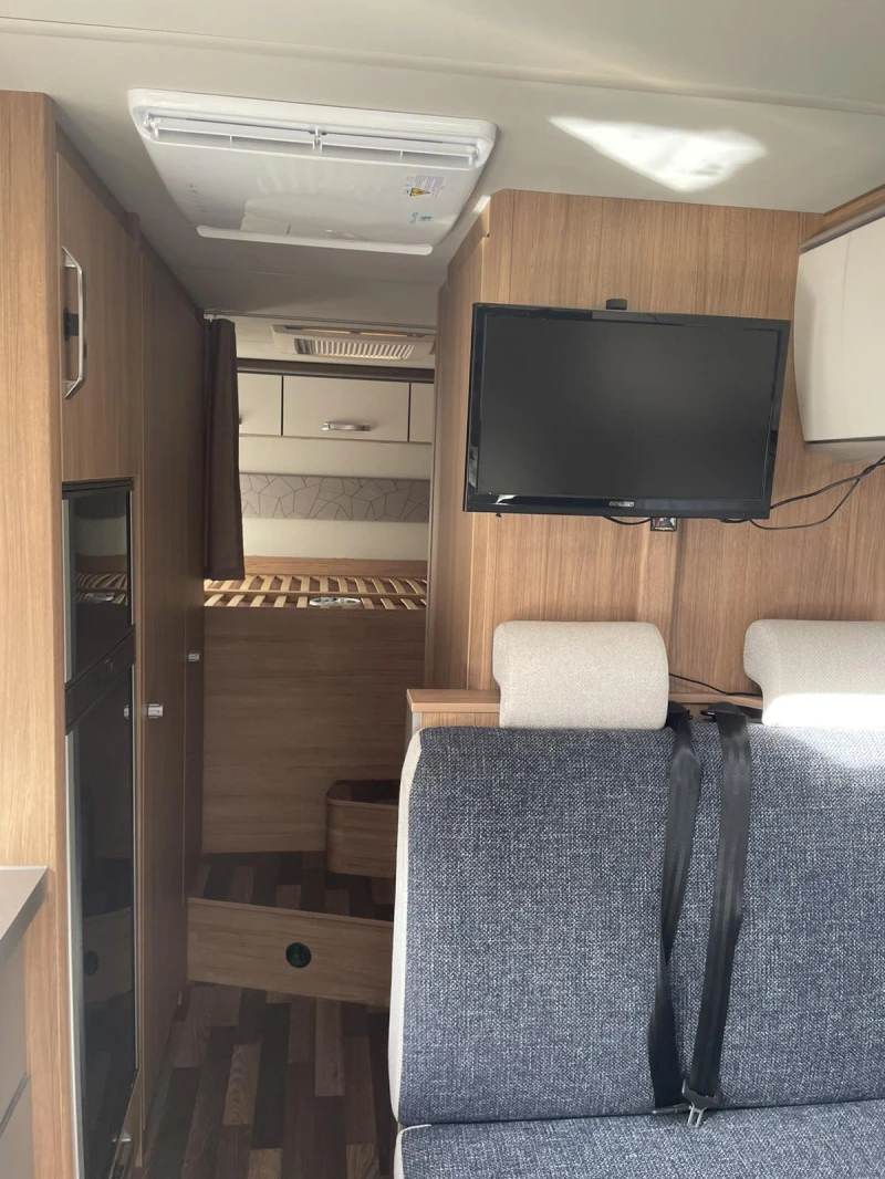 Кемпер Knaus Weinsberg CaraHome 700 DG , снимка 16 - Каравани и кемпери - 52145705