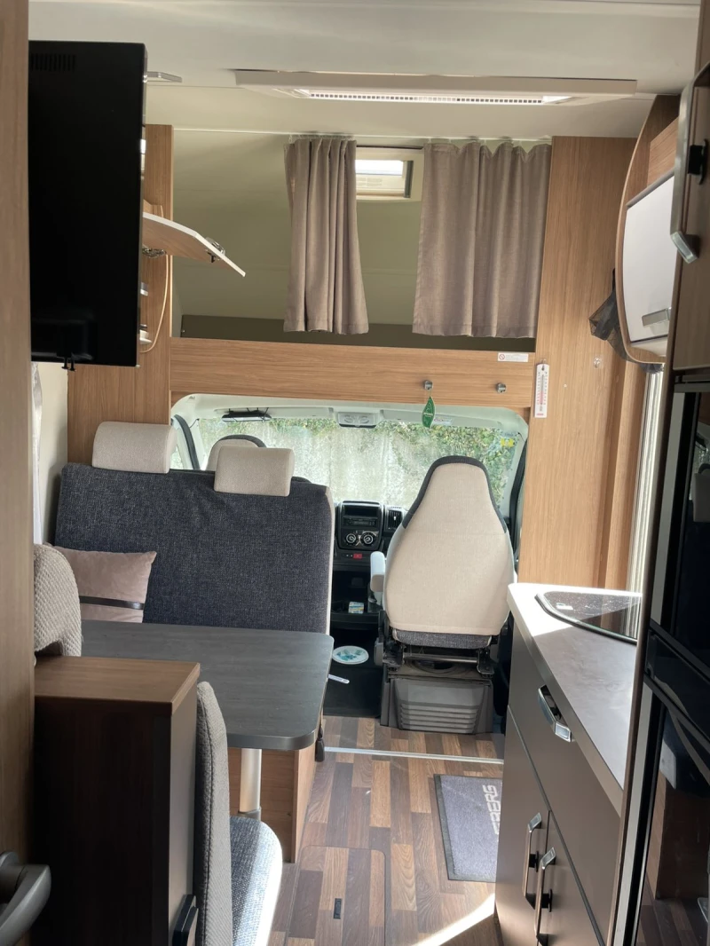 Кемпер Knaus Weinsberg CaraHome 700 DG , снимка 13 - Каравани и кемпери - 52145705