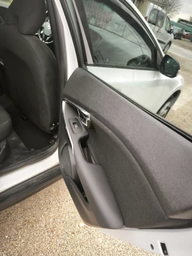 Volvo V40 Cross Country, снимка 9