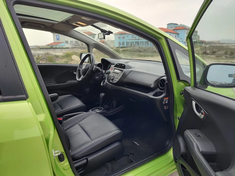 Honda Jazz, снимка 6 - Автомобили и джипове - 48115347