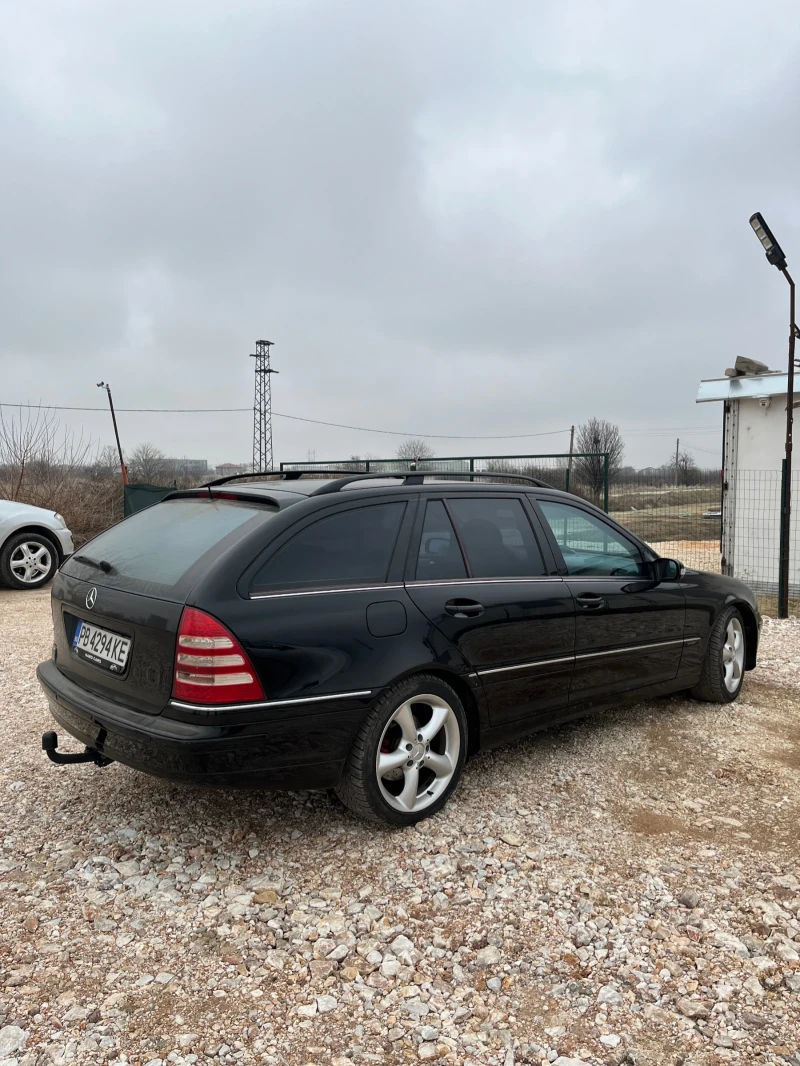 Mercedes-Benz C 220 Facelift УНИКАТ!!!, снимка 2 - Автомобили и джипове - 48932194