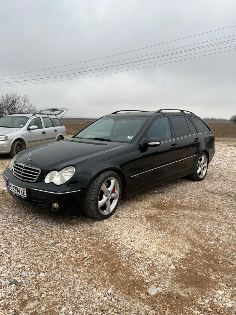 Mercedes-Benz C 220 Facelift УНИКАТ!!!, снимка 4 - Автомобили и джипове - 48932194