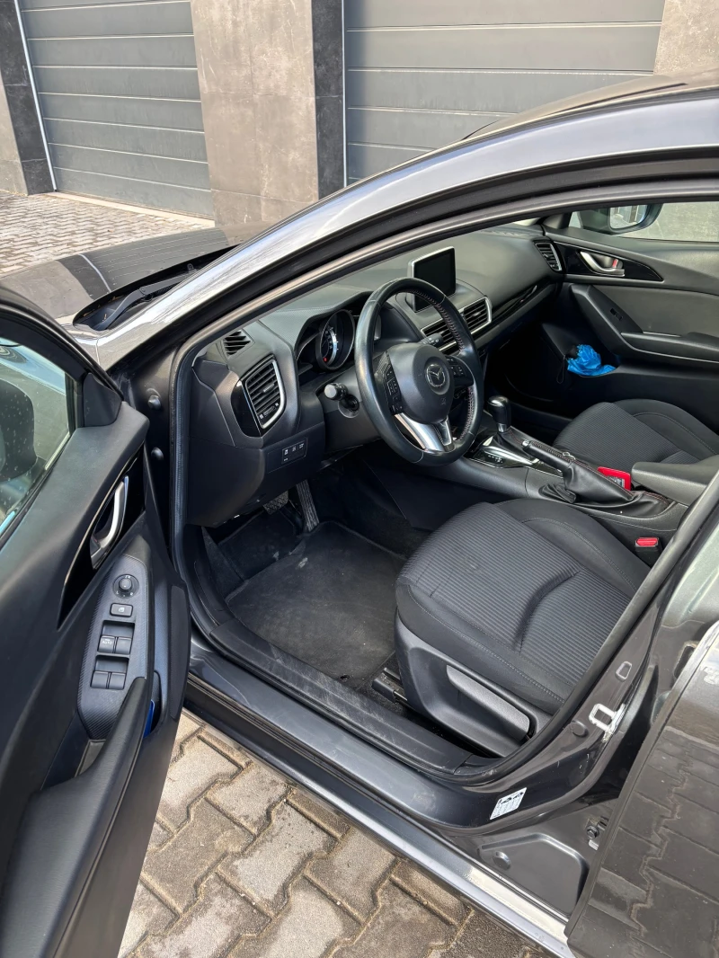 Mazda 3 Skyactiv, снимка 10 - Автомобили и джипове - 48953515