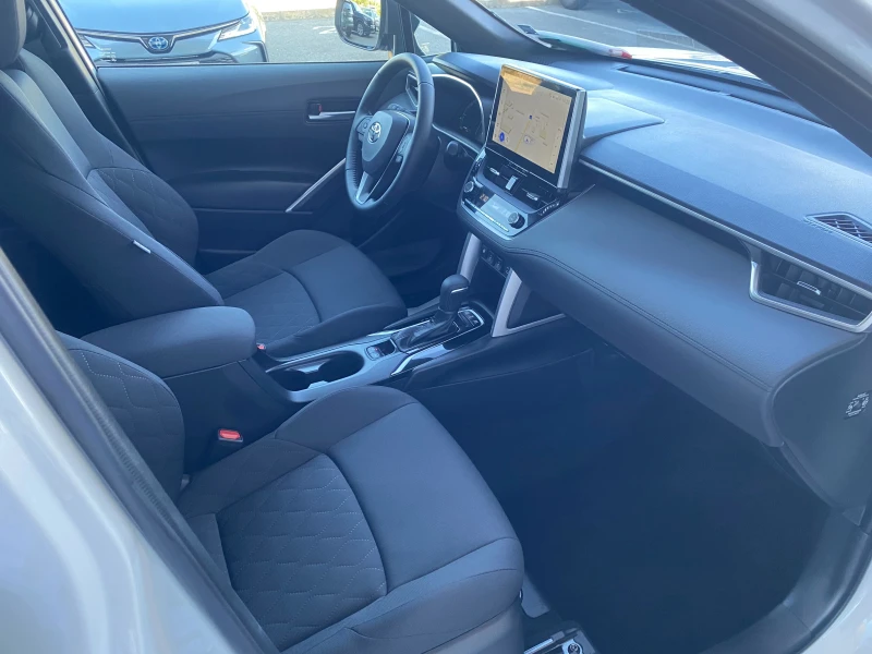 Toyota Corolla Cross 2.0 HEV Executive Plus, снимка 10 - Автомобили и джипове - 50983717