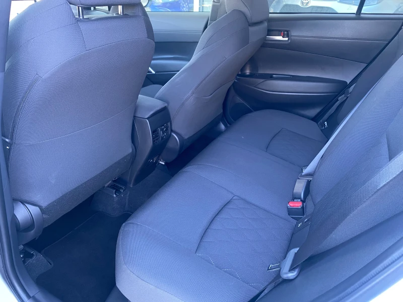 Toyota Corolla Cross 2.0 HEV Executive Plus, снимка 12 - Автомобили и джипове - 50983717