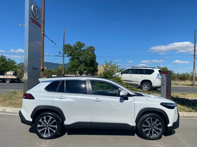 Toyota Corolla Cross 2.0 HEV Executive Plus, снимка 3 - Автомобили и джипове - 50983717