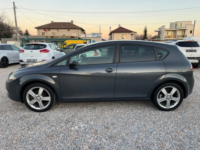 Seat Leon 1.6 102hp F1-style БЕНЗИН/ГАЗ, снимка 2 - Автомобили и джипове - 52787382