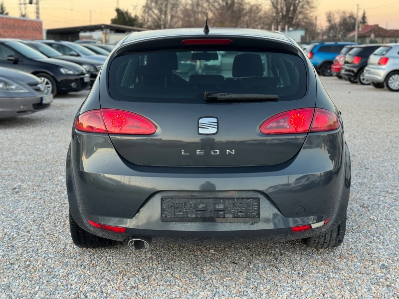 Seat Leon 1.6 102hp F1-style БЕНЗИН/ГАЗ, снимка 4 - Автомобили и джипове - 52787382