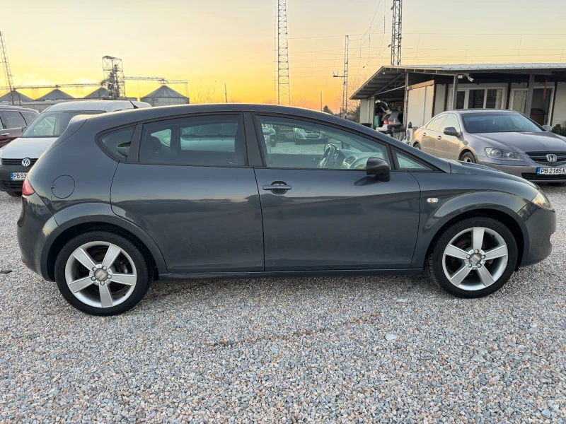 Seat Leon 1.6 102hp F1-style БЕНЗИН/ГАЗ, снимка 6 - Автомобили и джипове - 52787382