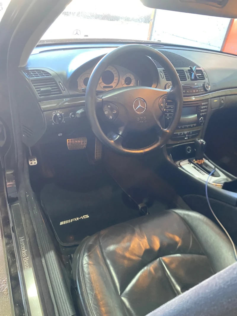 Mercedes-Benz E 270 Avantgarde, снимка 11 - Автомобили и джипове - 52790624
