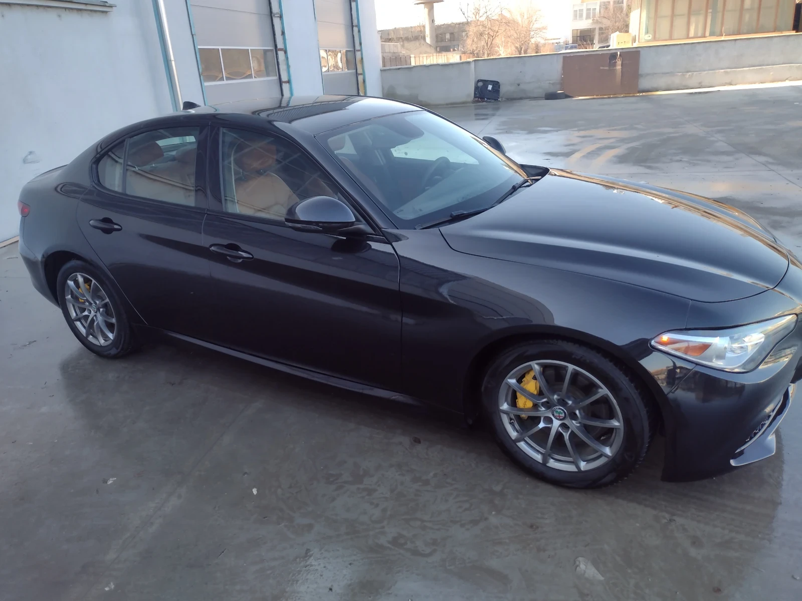 Alfa Romeo Giulia 2.0Ti RWD - изображение 3