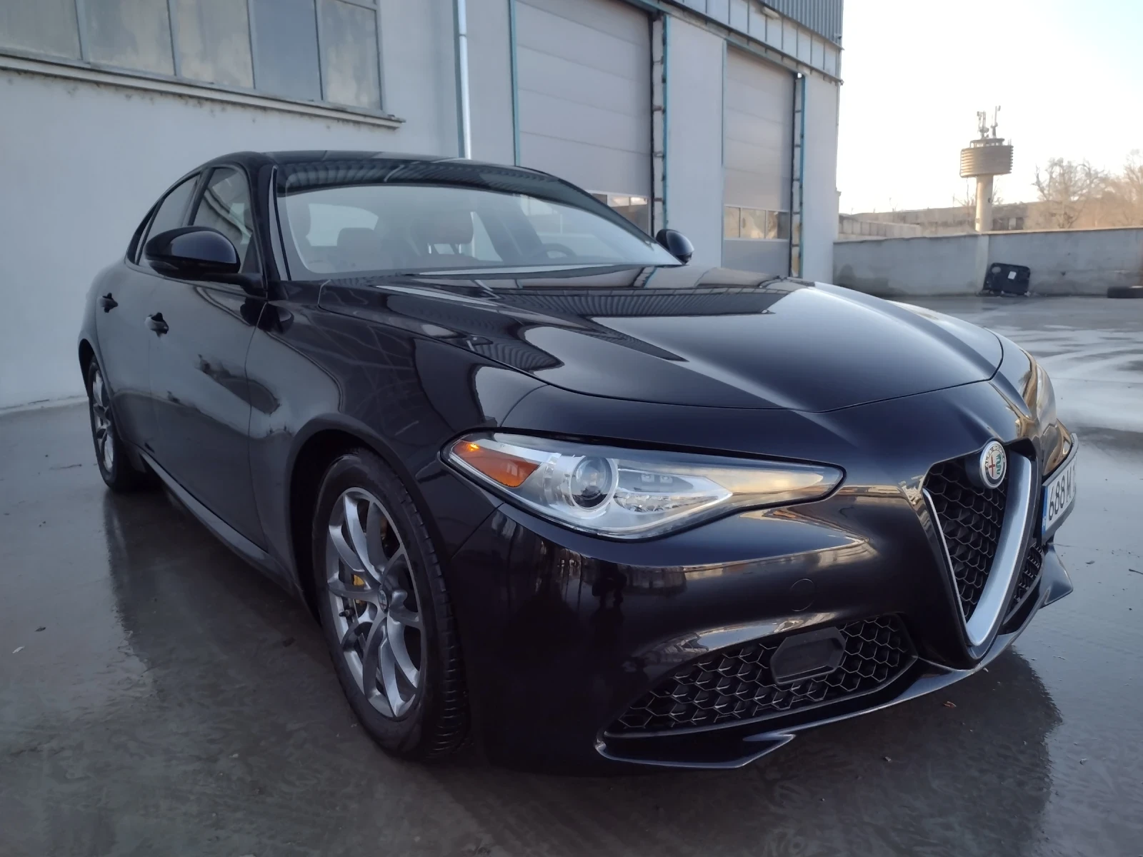 Alfa Romeo Giulia 2.0Ti RWD - изображение 2