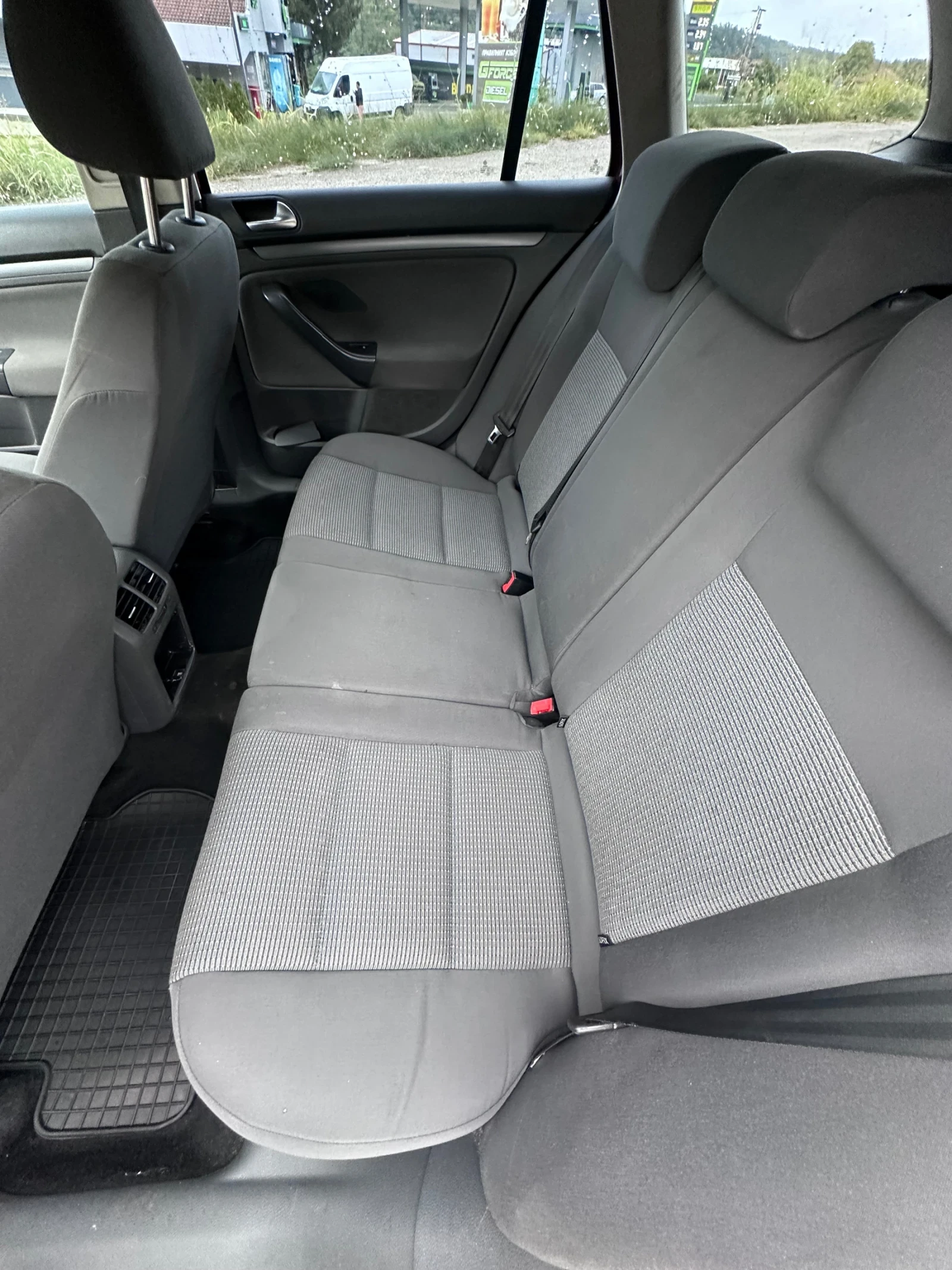 VW Golf 1.9 TDi 2010г  - изображение 9