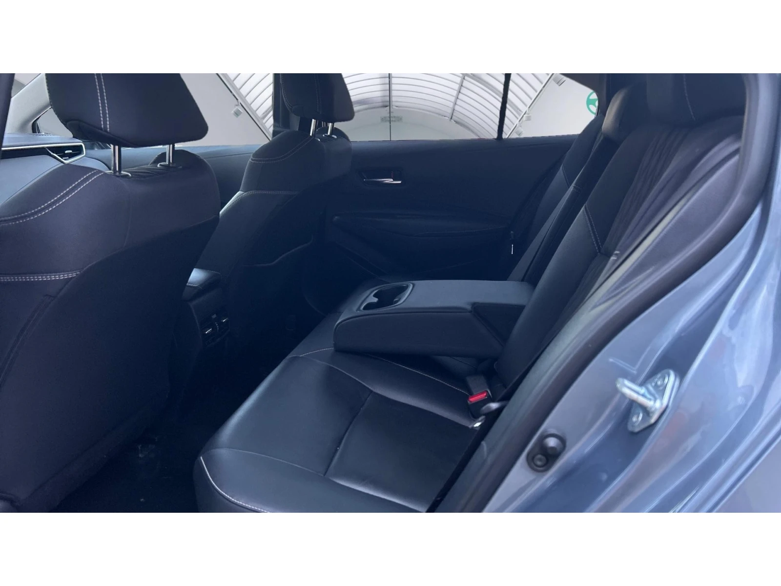 Toyota Corolla 1.8 HSD Luxury, Месечна вноска от 465 лв. - изображение 10