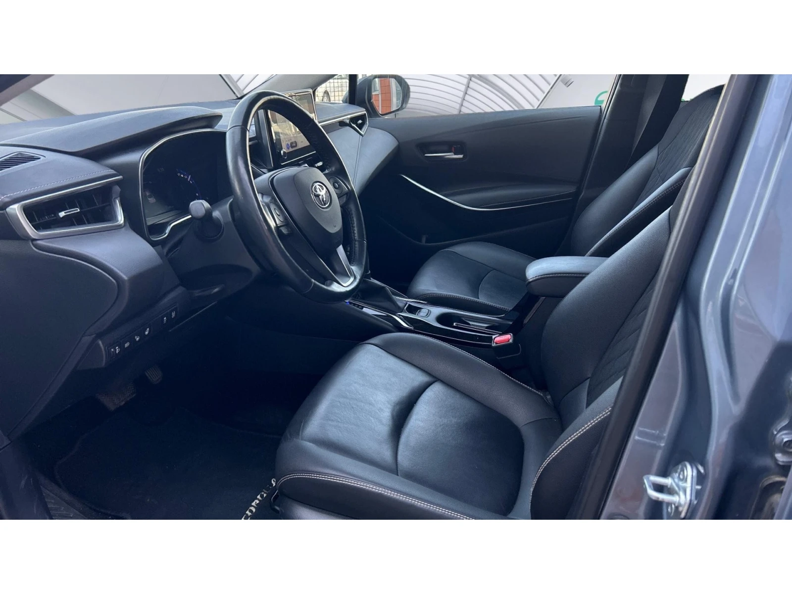 Toyota Corolla 1.8 HSD Luxury, Месечна вноска от 465 лв. - изображение 9