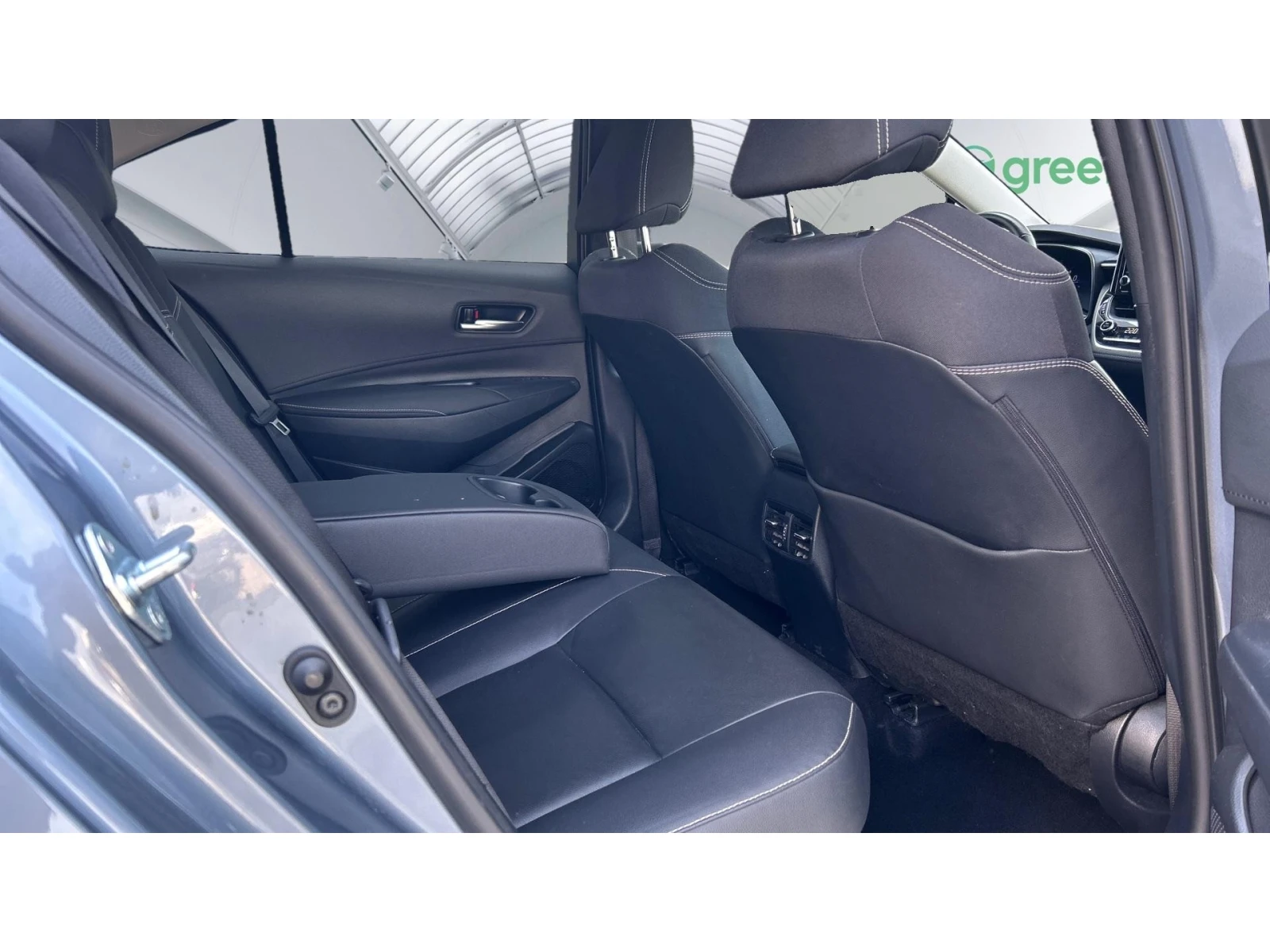 Toyota Corolla 1.8 HSD Luxury, Месечна вноска от 465 лв. - изображение 8
