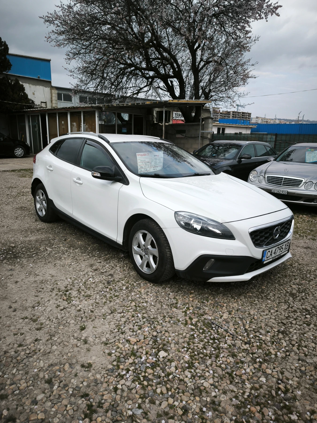Volvo V40 Cross Country, снимка 2 - Автомобили и джипове - 53866486