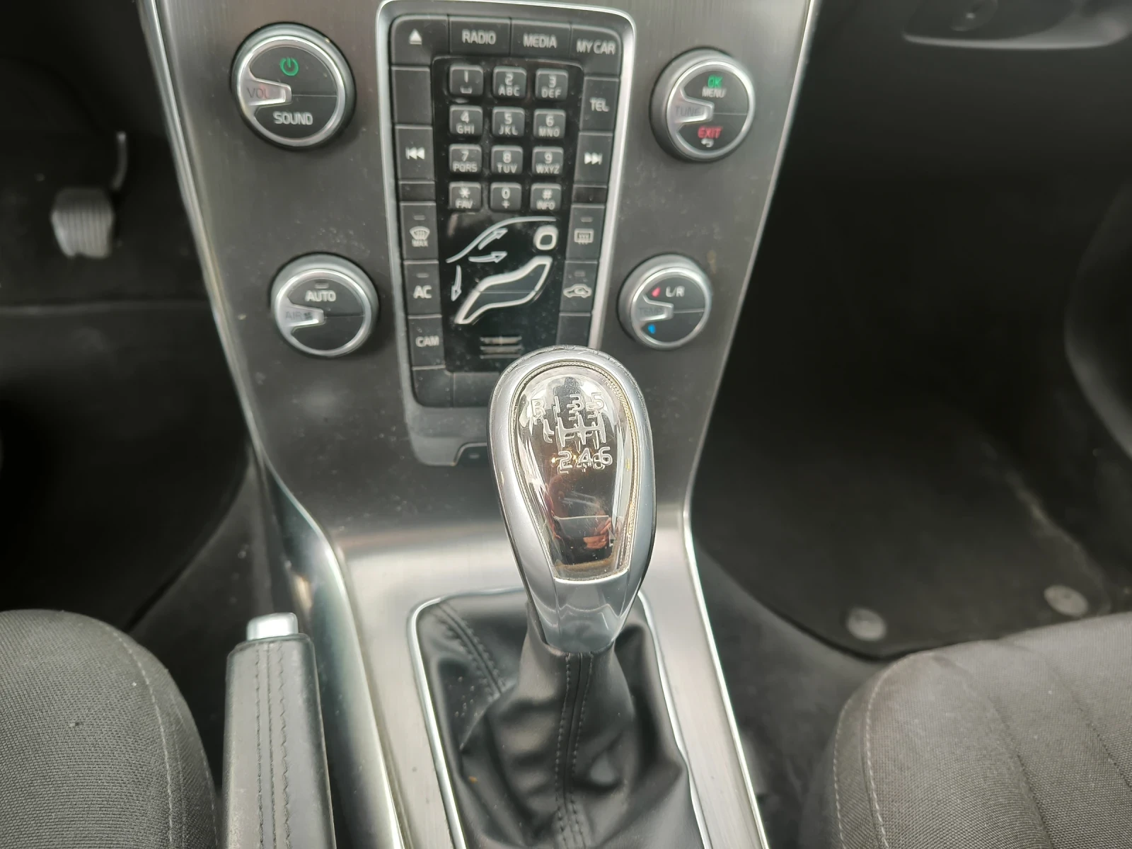 Volvo V40 Cross Country, снимка 8 - Автомобили и джипове - 53866486