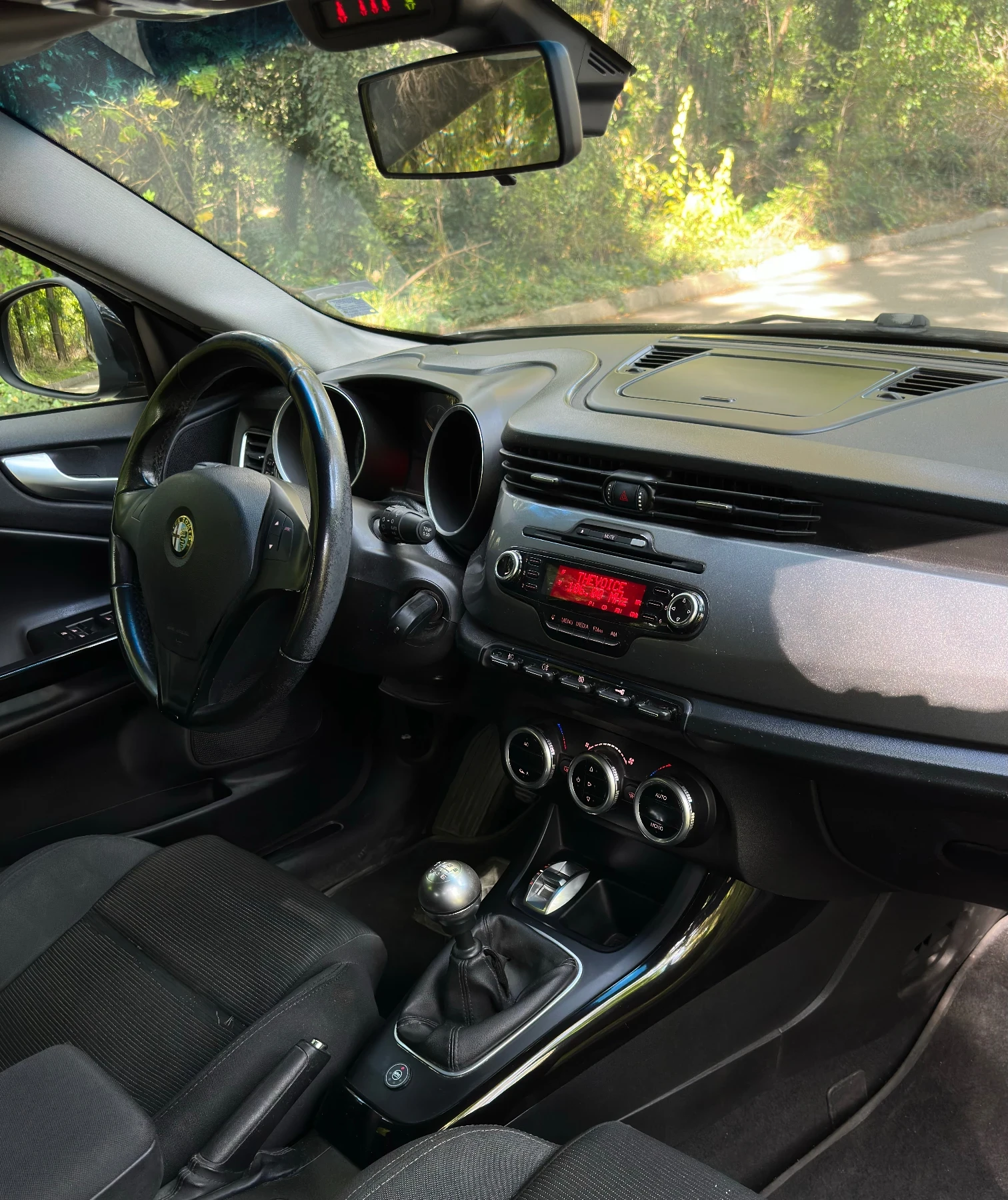 Alfa Romeo Giulietta 1.4 Бензин/Газ 120 коня, снимка 13 - Автомобили и джипове - 53944999