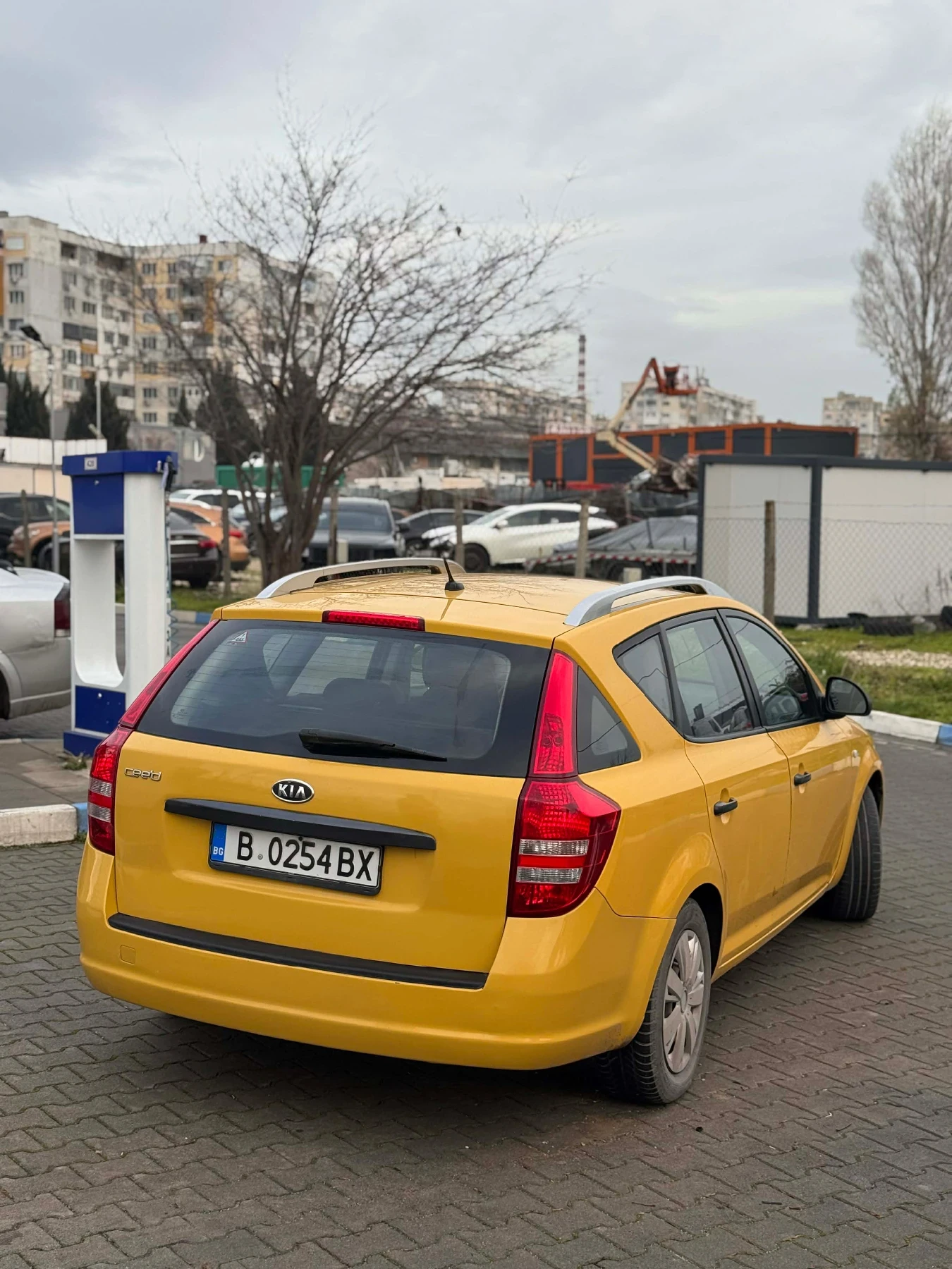 Kia Ceed 1.6i, снимка 2 - Автомобили и джипове - 53965699