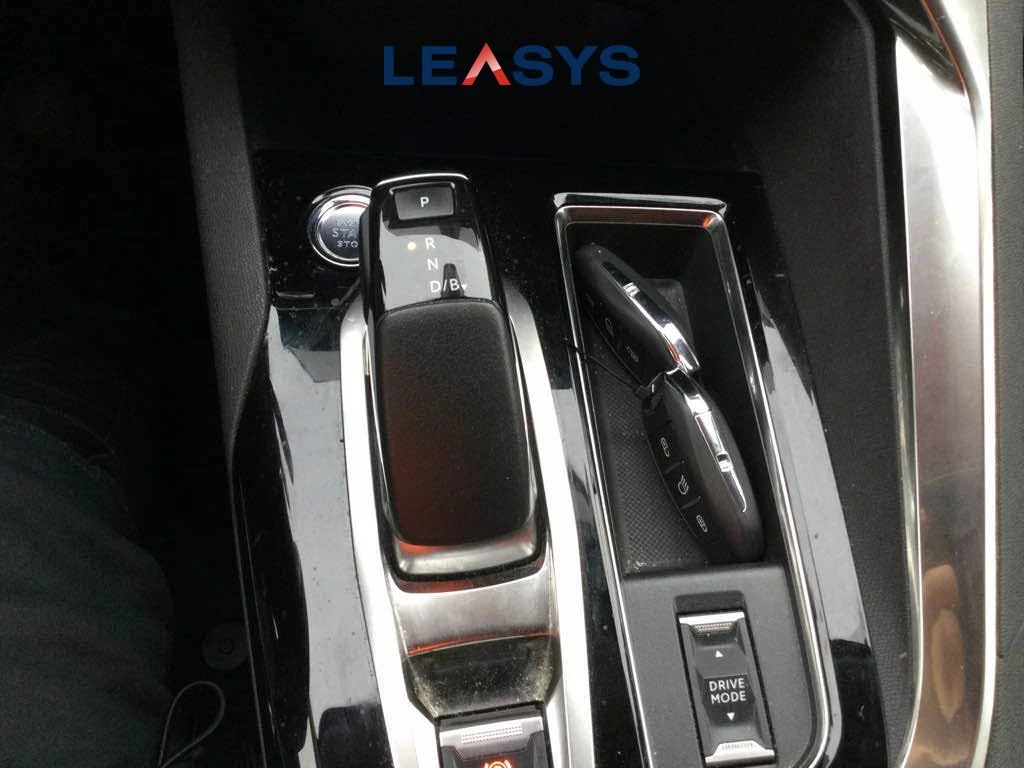 Peugeot 3008 1.6 ALLURE PURETECH 225ps, снимка 7 - Автомобили и джипове - 54136812