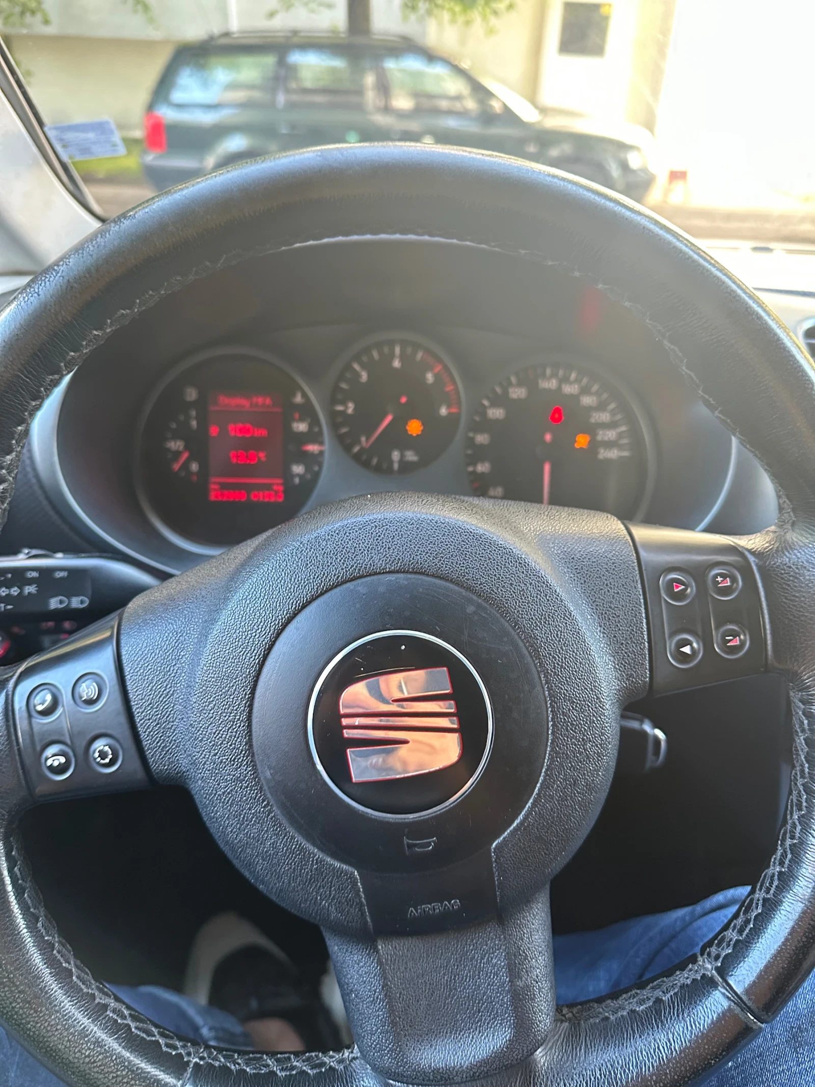 Seat Leon, снимка 9 - Автомобили и джипове - 54599082