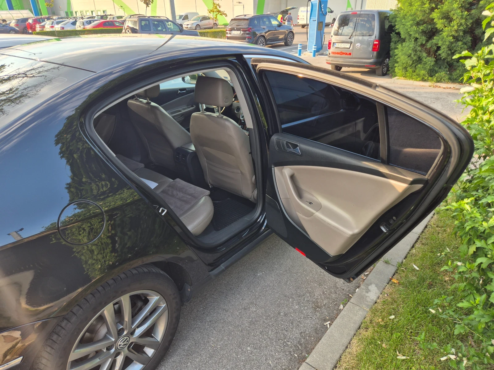 VW Passat 2.0 fsi, снимка 12 - Автомобили и джипове - 55974521