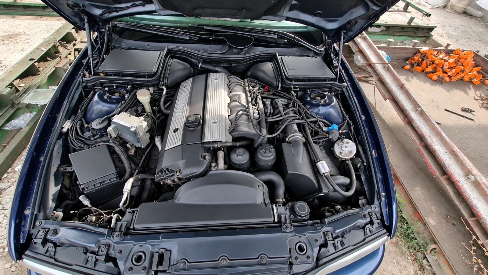 BMW 520 Бензин газ , снимка 7 - Автомобили и джипове - 56245876