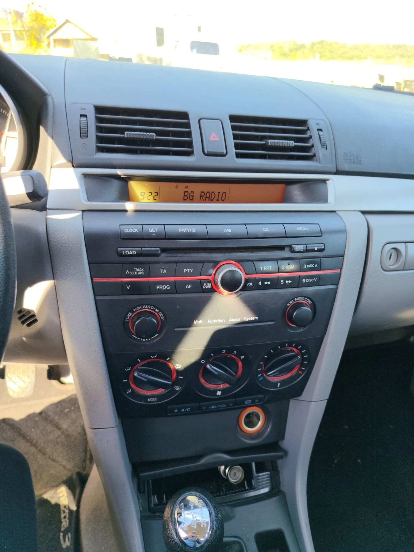 Mazda 3 1.6i, снимка 13 - Автомобили и джипове - 56408697