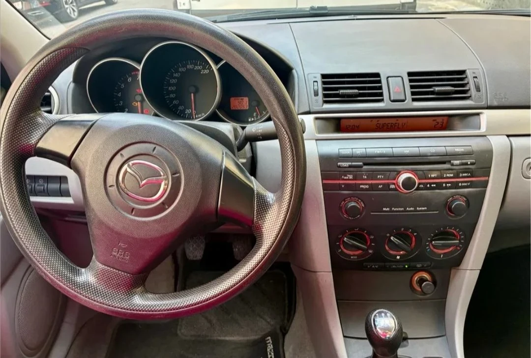Mazda 3 1.6i, снимка 3 - Автомобили и джипове - 56408697