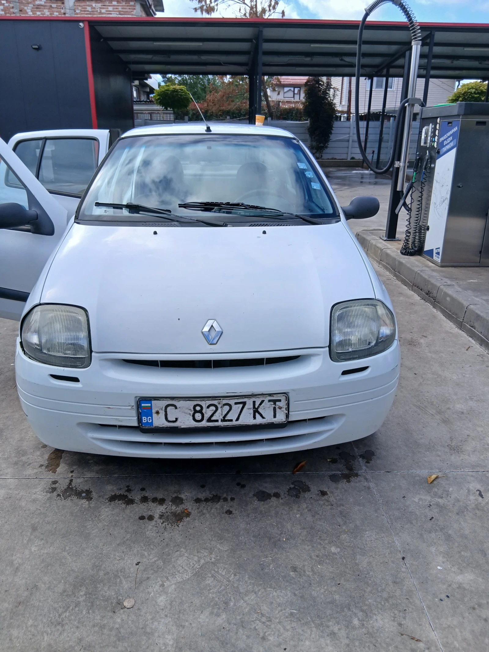 Renault Clio, снимка 6 - Автомобили и джипове - 56681958