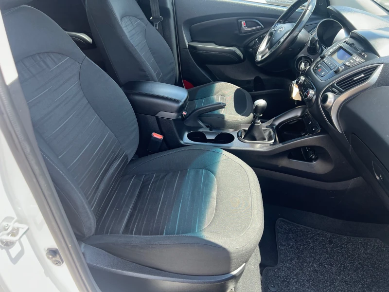 Hyundai IX35 1.7 CRDI, снимка 12 - Автомобили и джипове - 50445196
