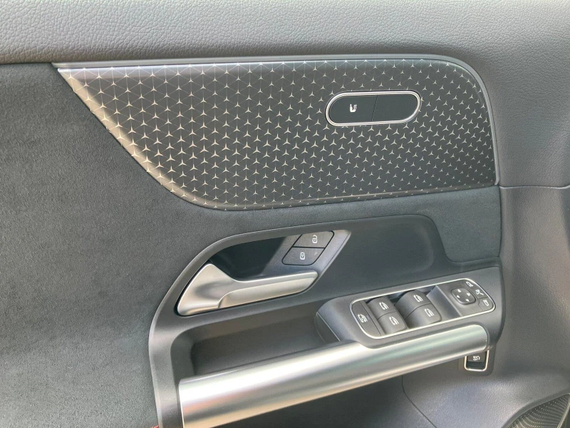 Mercedes-Benz EQA 350 4-MATIC AMG NIGHT 360-CAMERA LED , снимка 5 - Автомобили и джипове - 51672487