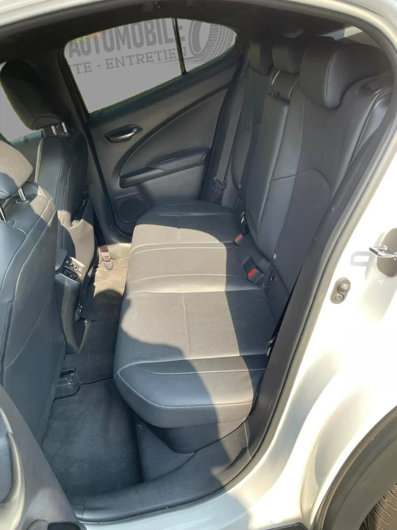 Lexus UX 250h, снимка 4 - Автомобили и джипове - 52655165