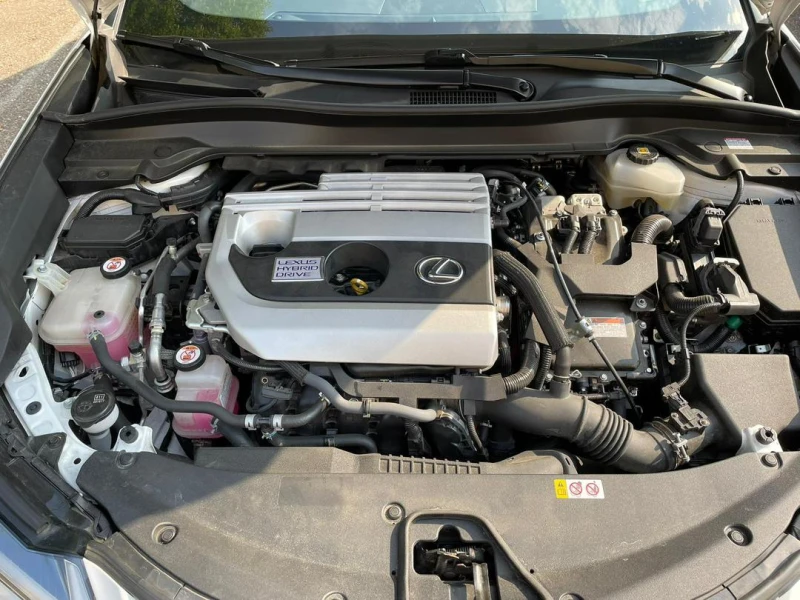 Lexus UX 250h, снимка 5 - Автомобили и джипове - 52655165