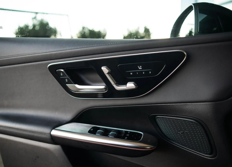 Mercedes-Benz GLC 200 4Matic AMG Line, снимка 8 - Автомобили и джипове - 53179025