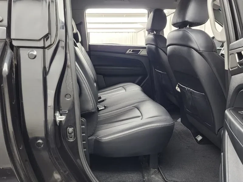 SsangYong Rexton Diesel 2.2 2Wd Adventure, снимка 12 - Автомобили и джипове - 56305246